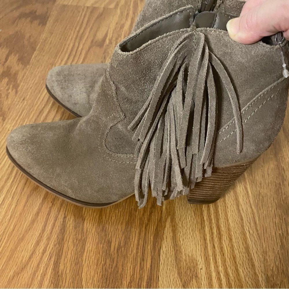 Steve Madden Ponncho Women’s leather Ankle Boots Fringe Western Taupe Suede 10 - Picture 6 of 12